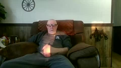 Snapshot of dave571960 chatting on 04.12.26 dave571960 online show from 04.12.26
