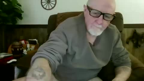 Snapshot of dave571960 chatting on 05.14.26 dave571960 online show from 05.14.26