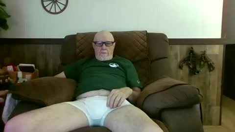 Snapshot of dave571960 chatting on 05.20.26 dave571960 online show from 05.20.26