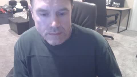 Snapshot of daved14u chatting on 10.25.25 daved14u online show from 10.25.25