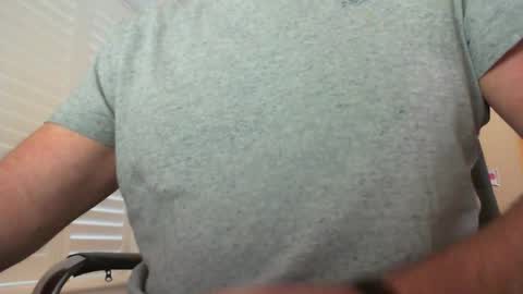 Snapshot of davesu12345 chatting on 10.22.25 davesu12345 online show from 10.22.25