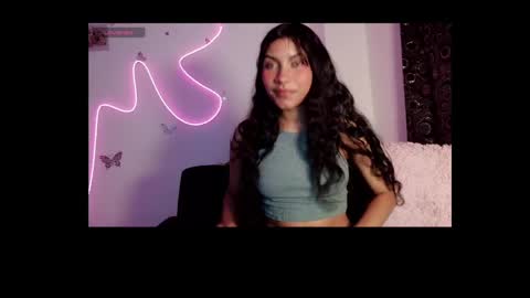 Snapshot of daviana_hill_ chatting on 05.24.26 Davi online show from 05.24.26
