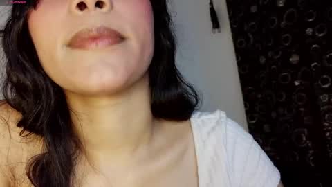 Snapshot of daviana_hill_ chatting on 05.26.26 Davi online show from 05.26.26
