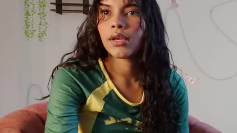Snapshot of daviana_hill_ chatting on 06.23.26 Davi online show from 06.23.26