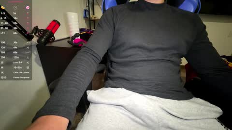 Snapshot of david10maker chatting on 10.17.25 David10Maker online show from 10.17.25