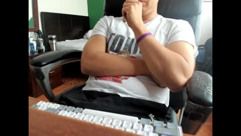 Snapshot of david_2789 chatting on 01.03.25 David online show from 01.03.25