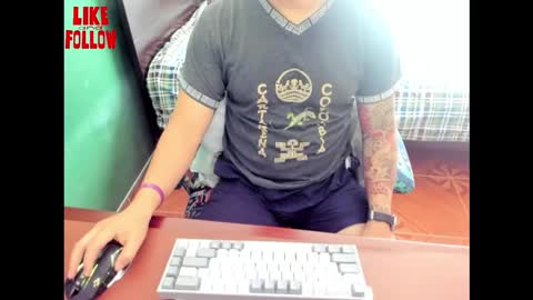 Snapshot of david_2789 chatting on 11.17.25 David online show from 11.17.25