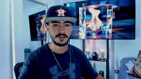 Snapshot of david_johnson372 chatting on 05.29.26 Hey im David that loves to explore and speak their fantasies. Very open talktative and nice. Feel free to chat with me online show from 05.29.26