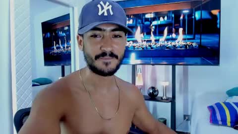 Snapshot of david_johnson372 chatting on 06.06.26 Hey im David that loves to explore and speak their fantasies. Very open talktative and nice. Feel free to chat with me online show from 06.06.26