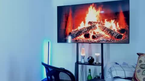 Hey im David that loves to explore and speak their fantasies. Very open talktative and nice. Feel free to chat with me online show from 07.16.26