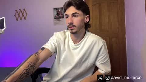 Snapshot of david_muller_ chatting on 02.09.25 David online show from 02.09.25