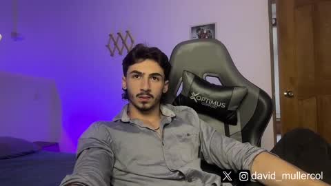 Snapshot of david_muller_ chatting on 02.23.25 David online show from 02.23.25
