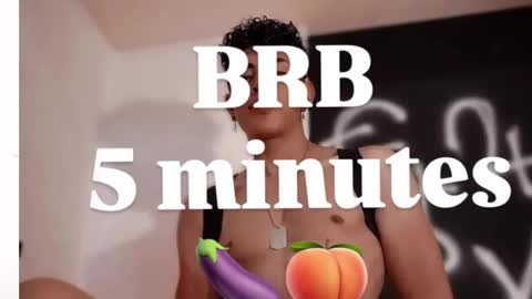 Snapshot of david_savage_ chatting on 12.17.25 david online show from 12.17.25