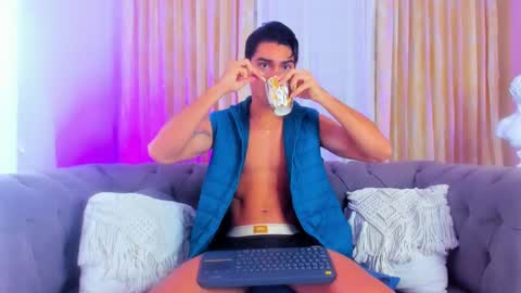 Snapshot of davidaponte017 chatting on 01.02.25 davidaponte online show from 01.02.25