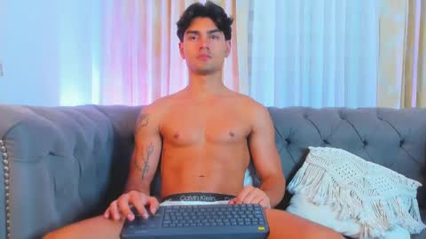 Snapshot of davidaponte017 chatting on 02.05.25 davidaponte online show from 02.05.25