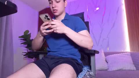 Snapshot of davidnolanvg chatting on 02.11.26 David online show from 02.11.26