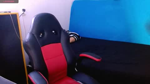 Snapshot of davidsalazar33 chatting on 03.15.26 davidsalazar33 online show from 03.15.26