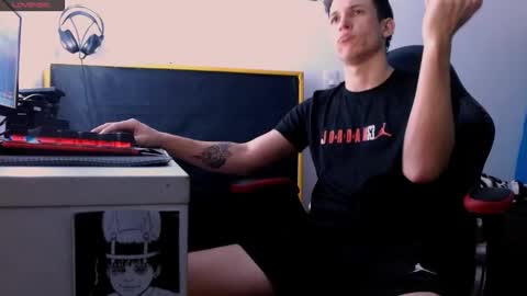 Snapshot of davidsalazar33 chatting on 03.17.26 davidsalazar33 online show from 03.17.26