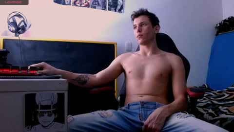 Snapshot of davidsalazar33 chatting on 03.19.26 davidsalazar33 online show from 03.19.26