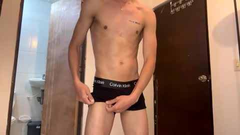 Snapshot of davidsmile28 chatting on 01.06.26 davidsmile28 online show from 01.06.26