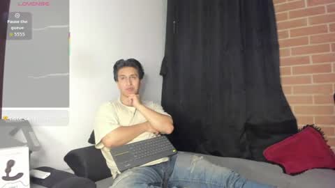 Snapshot of davidx_x21 chatting on 06.27.26 davidx_x21 online show from 06.27.26