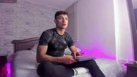 Snapshot of davisfirb chatting on 11.19.25 davis online show from 11.19.25