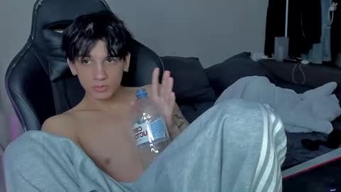 Snapshot of davisross chatting on 12.05.24 davis online show from 12.05.24