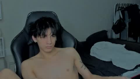 Snapshot of davisross chatting on 12.27.24 davis online show from 12.27.24