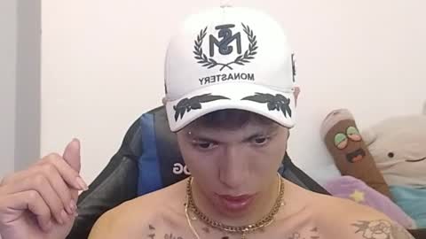 Snapshot of daxonreyy_ chatting on 04.02.26 Daxon online show from 04.02.26