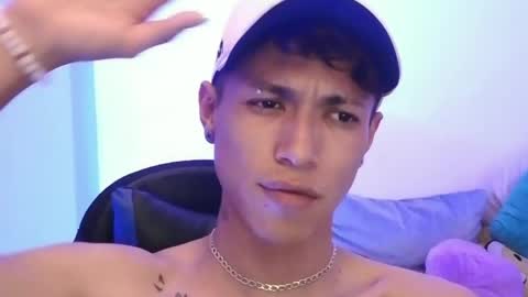 Snapshot of daxonreyy_ chatting on 04.05.26 Daxon online show from 04.05.26