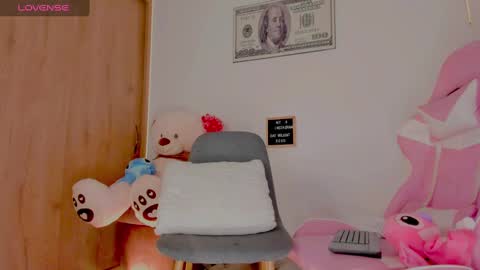 Day Wilkinht online show from 01.19.25