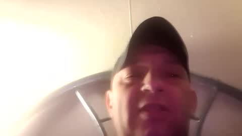 Snapshot of dazzaboxer chatting on 10.12.25 dazzaboxer online show from 10.12.25