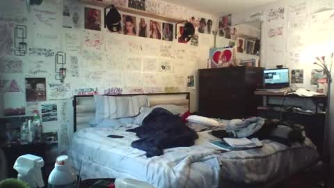 Snapshot of dbeamon92 chatting on 02.13.26 dbeamon92 online show from 02.13.26