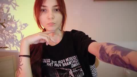 Snapshot of dead_girll chatting on 05.10.26 freak online show from 05.10.26