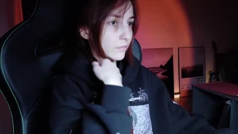Snapshot of dead_girll chatting on 05.29.26 freak online show from 05.29.26