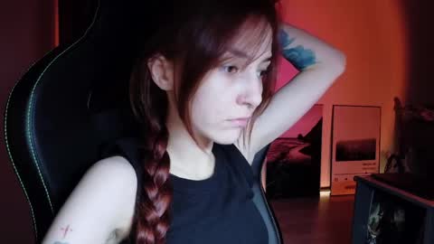 Snapshot of dead_girll chatting on 06.07.26 freak online show from 06.07.26