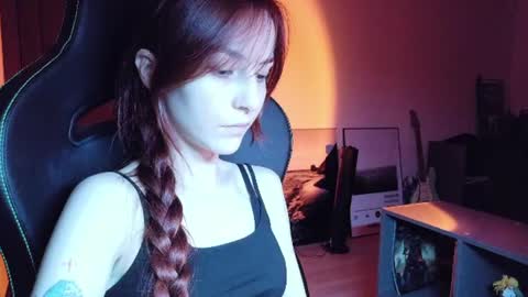 Snapshot of dead_girll chatting on 07.10.26 freak online show from 07.10.26