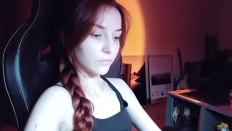 Snapshot of dead_girll chatting on 07.11.26 freak online show from 07.11.26