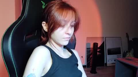 Snapshot of dead_girll chatting on 08.09.26 freak online show from 08.09.26