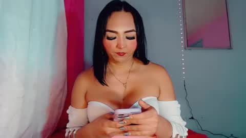 Snapshot of deboragill chatting on 06.16.26 deboragill online show from 06.16.26