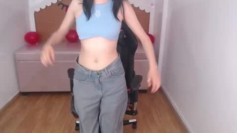 Snapshot of deborah_t chatting on 02.18.25 debora online show from 02.18.25