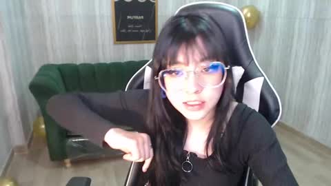 Snapshot of deborah_t chatting on 02.19.25 debora online show from 02.19.25