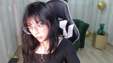 Snapshot of deborah_t chatting on 02.20.25 debora online show from 02.20.25