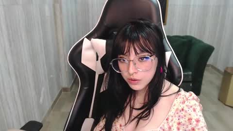 Snapshot of deborah_t chatting on 02.22.25 debora online show from 02.22.25