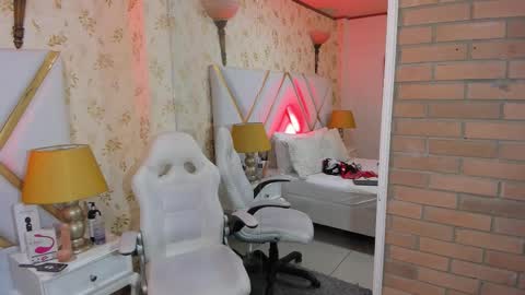 deboralombardii online show from 09.08.25