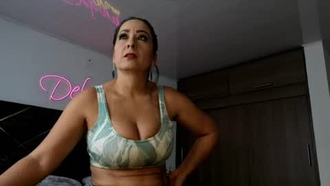 DeboraMom online show from 06.20.26