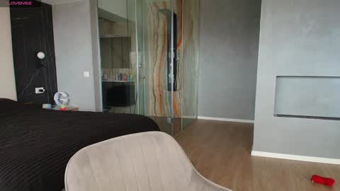 Snapshot of debralee chatting on 11.14.25 Monique online show from 11.14.25