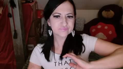 Snapshot of debramilf chatting on 01.12.25 DebraMilf online show from 01.12.25