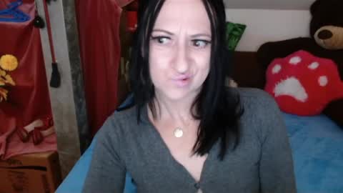 Snapshot of debramilf chatting on 01.19.25 DebraMilf online show from 01.19.25