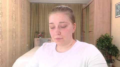 Snapshot of debramust chatting on 12.11.24 debramust online show from 12.11.24